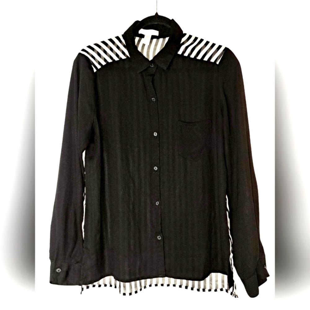 Ambiance Apparel Women's button-down Blouse ๐